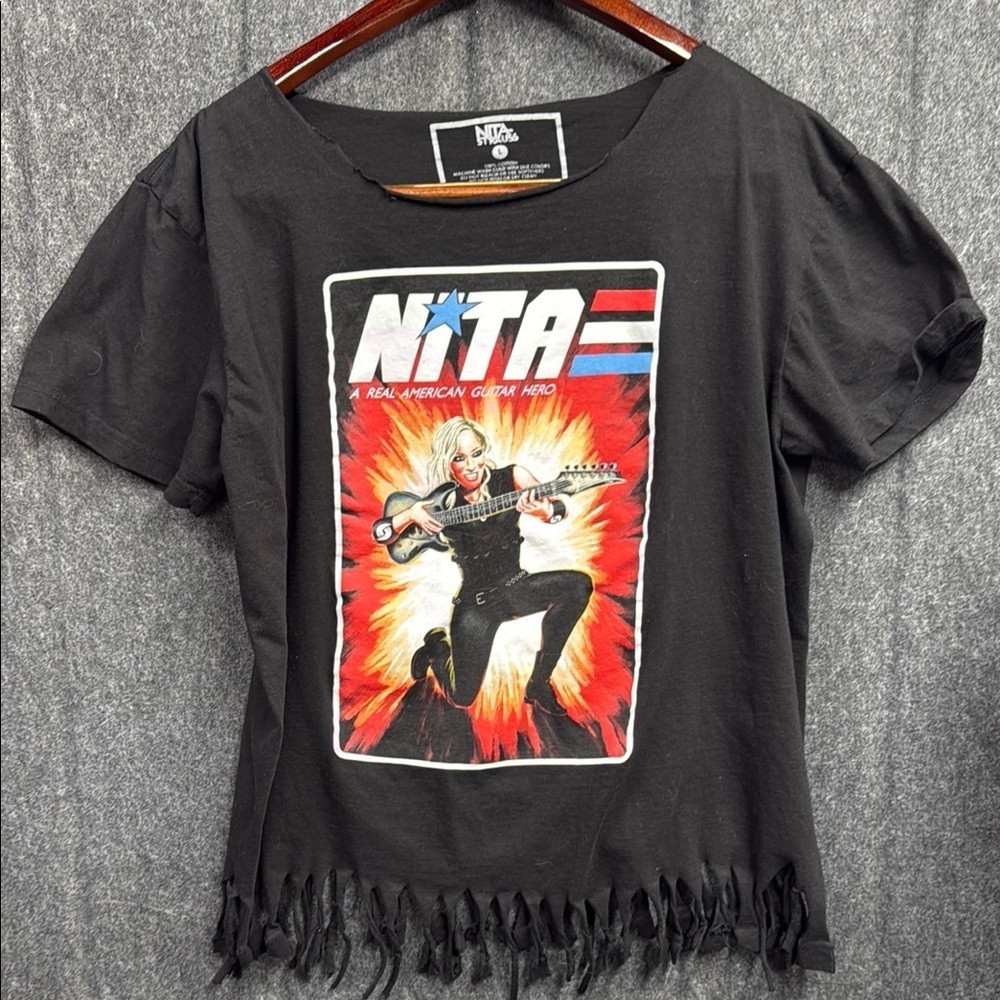 NITA Strauss Black Graphic Crop Top